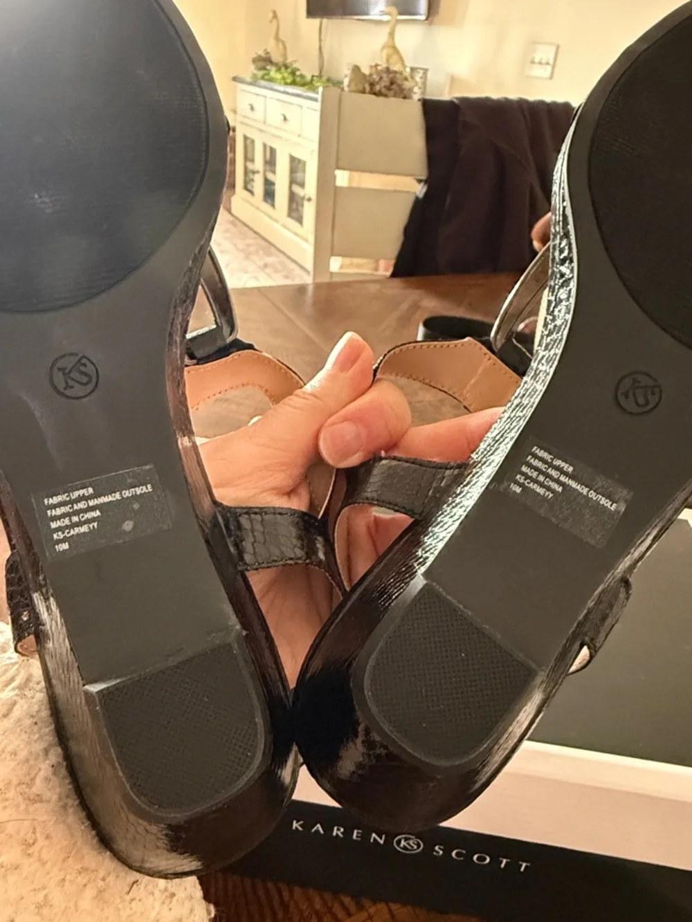 Karen Scott Black T-Strap Sandals